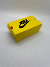 Load image into Gallery viewer, Mini Shoe Box Party Favor