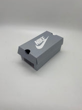 Load image into Gallery viewer, Mini Shoe Box Party Favor